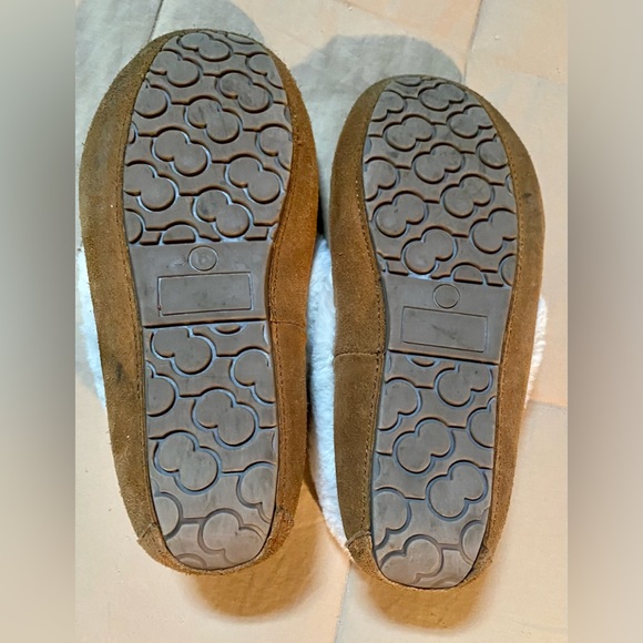 💥Tommy Bahama Fuzzy lined Leather Suede Moccasins💥 - Picture 7 of 8